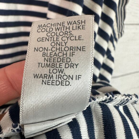 J Jill Womens size XL Pima Back Pleat Tank Top Nautical Striped - Picture 9 of 9